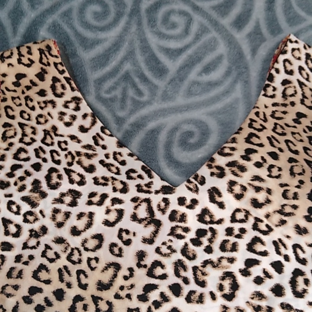 Chico's 4 In One Reversible Layering Shell. - Picture 3 of 4